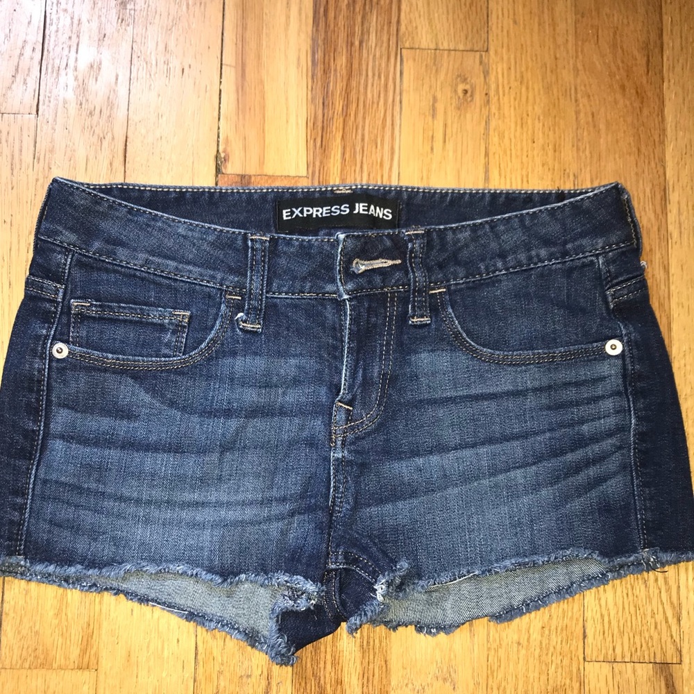 Express Size 00 Low Rise Jean Shorts